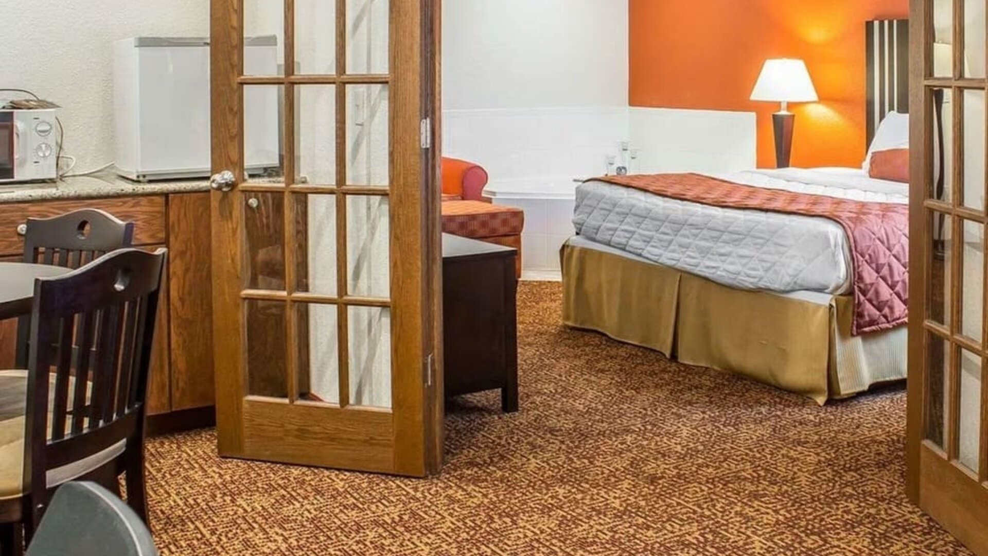 Day use room with kitchen at Rodeway Inn Milford.