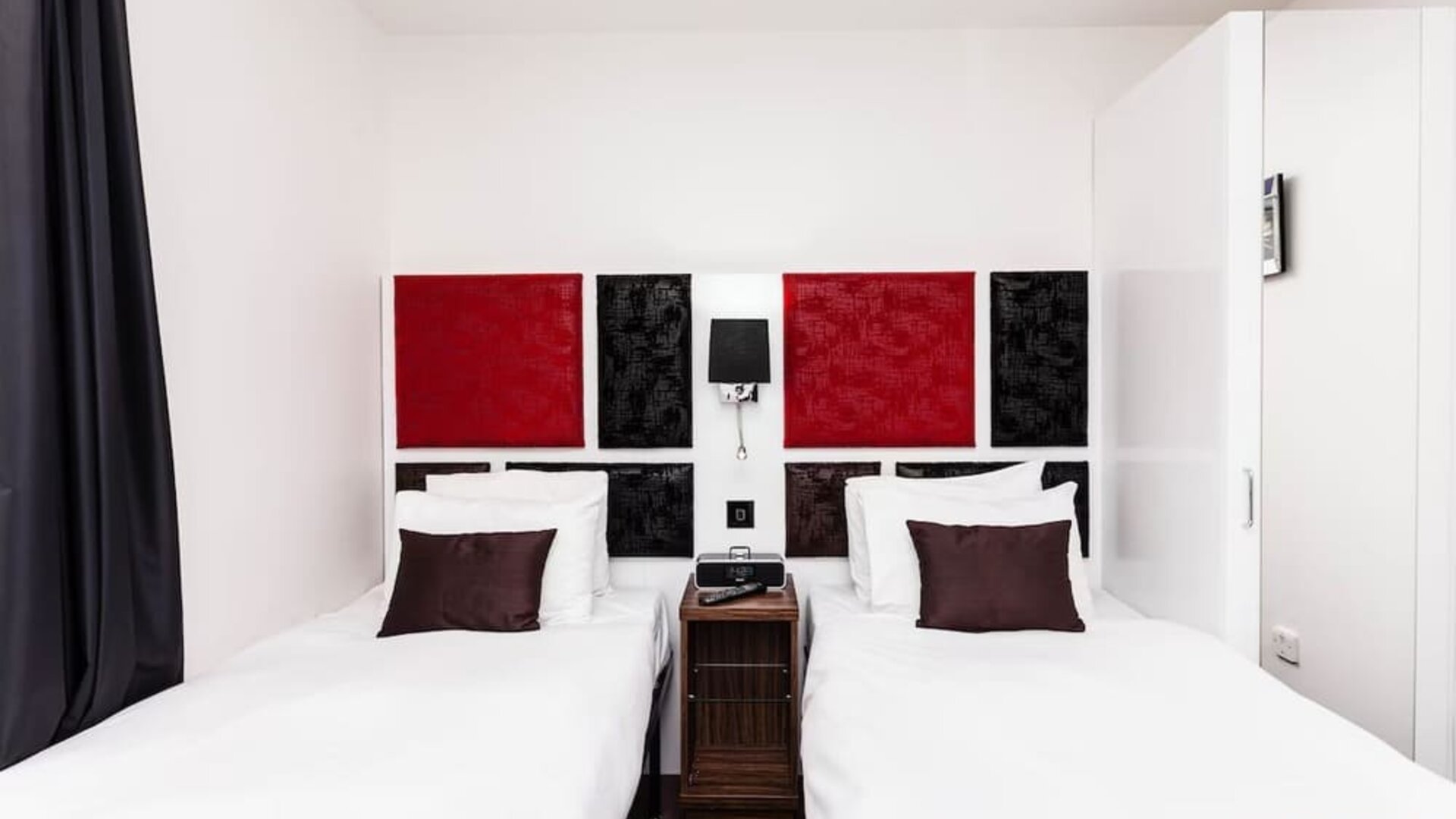 Day use twin room at Chiswick Rooms.