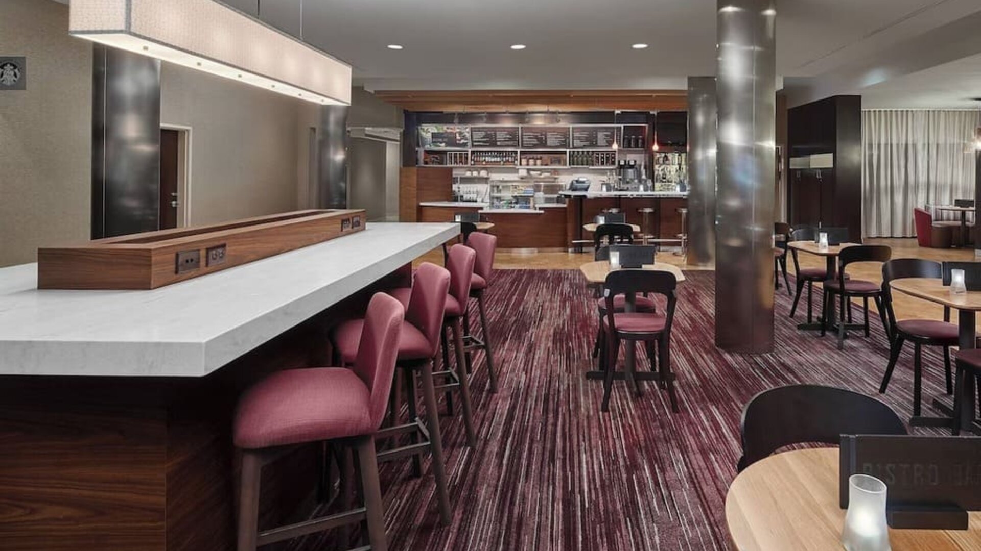 Hotel bar at Courtyard Bossier City.