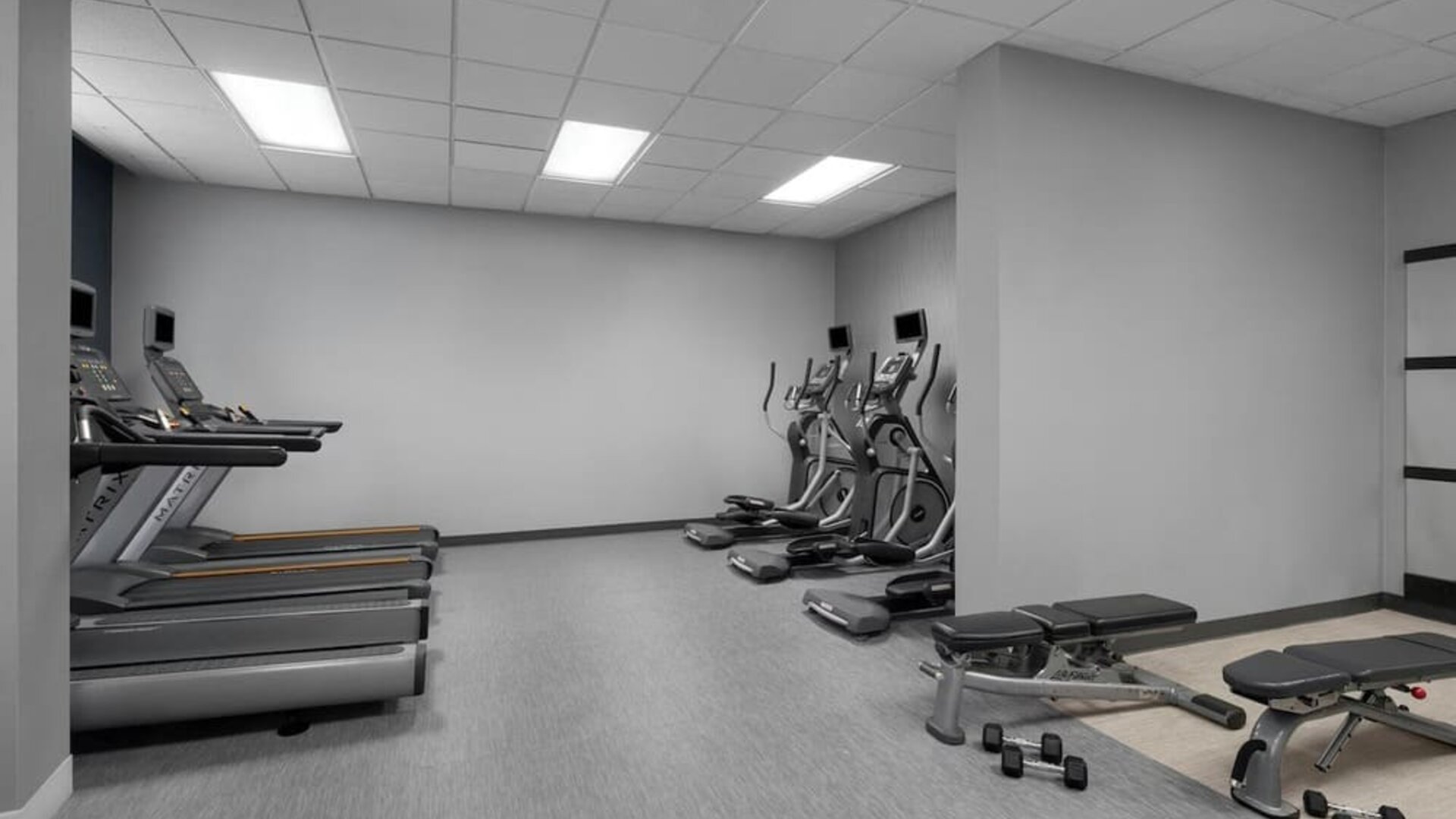 Fitness center at Courtyard By Marriott Cypress Anaheim.