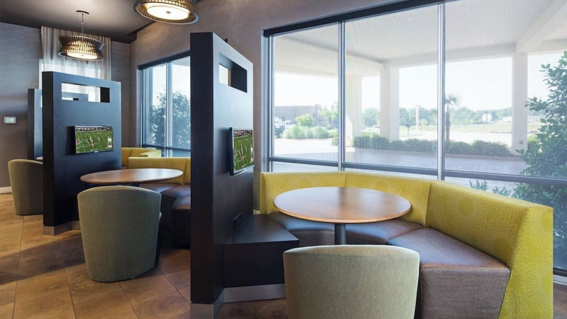 Media pods perfect for coworking at Courtyard By Marriott Ruston.
