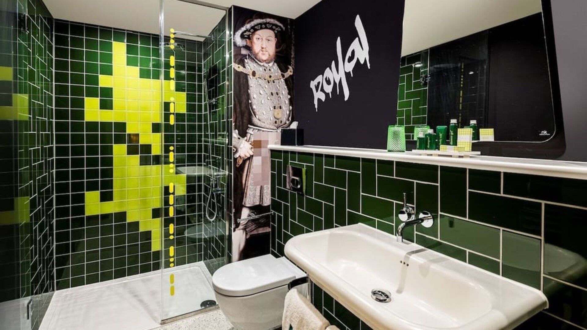 Guest bathroom with shower at nhow London.