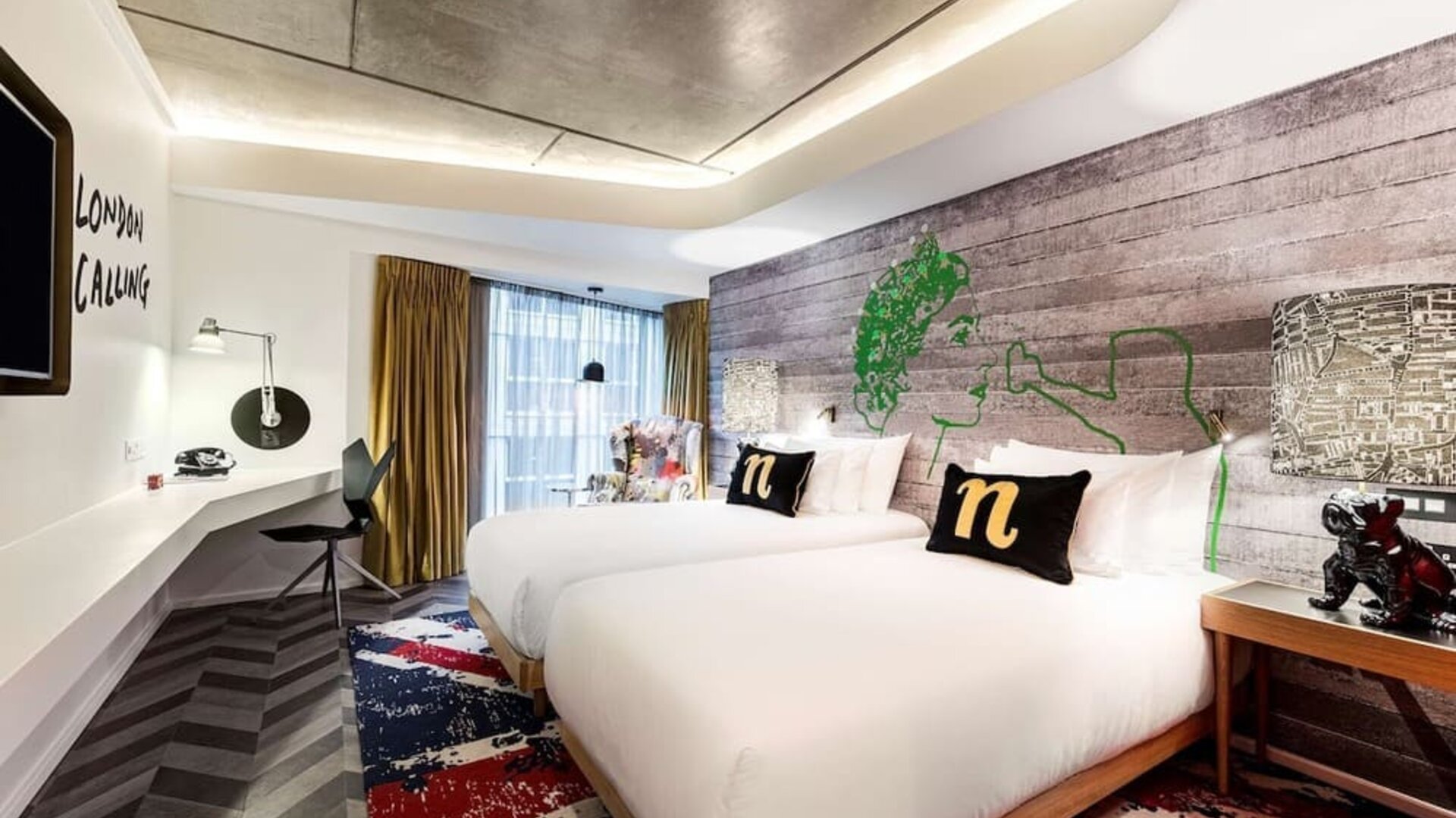 Day use twin room with work desk at nhow London.