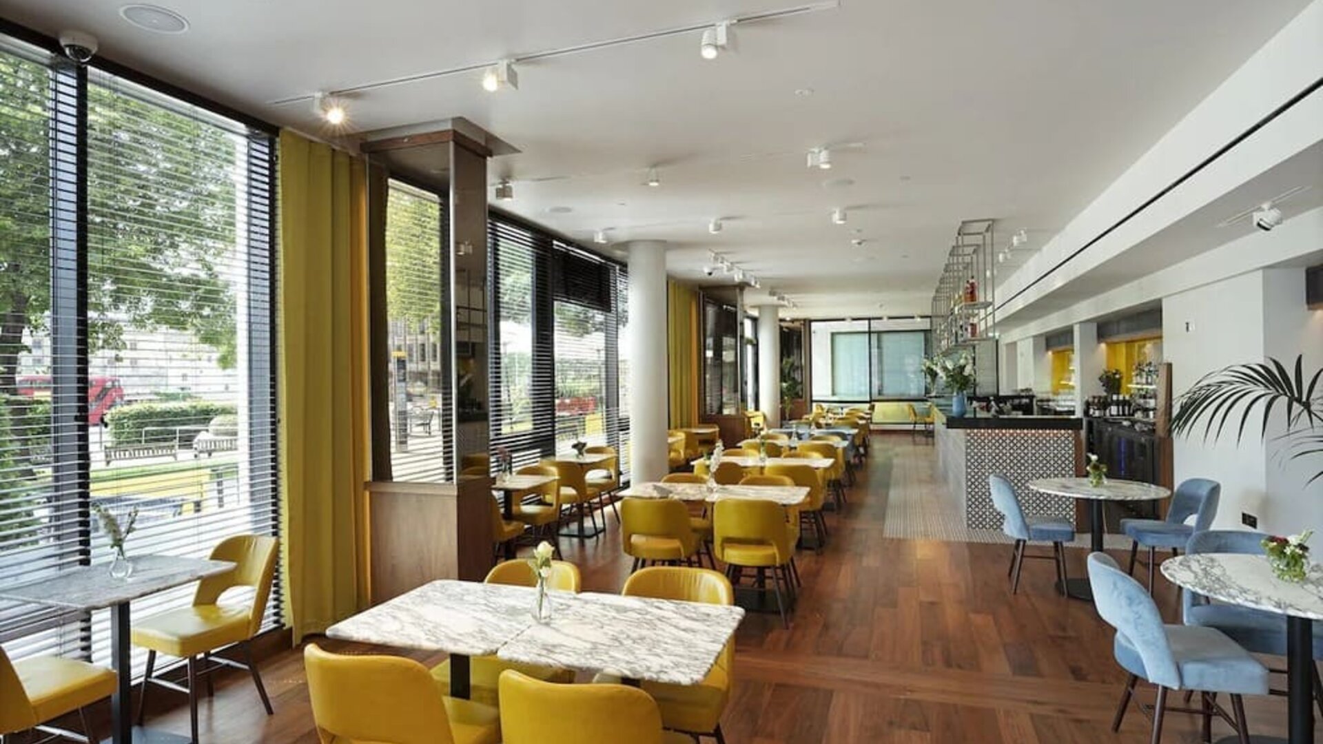 Dining area at Tower Suites Hotel by Blue Orchid.