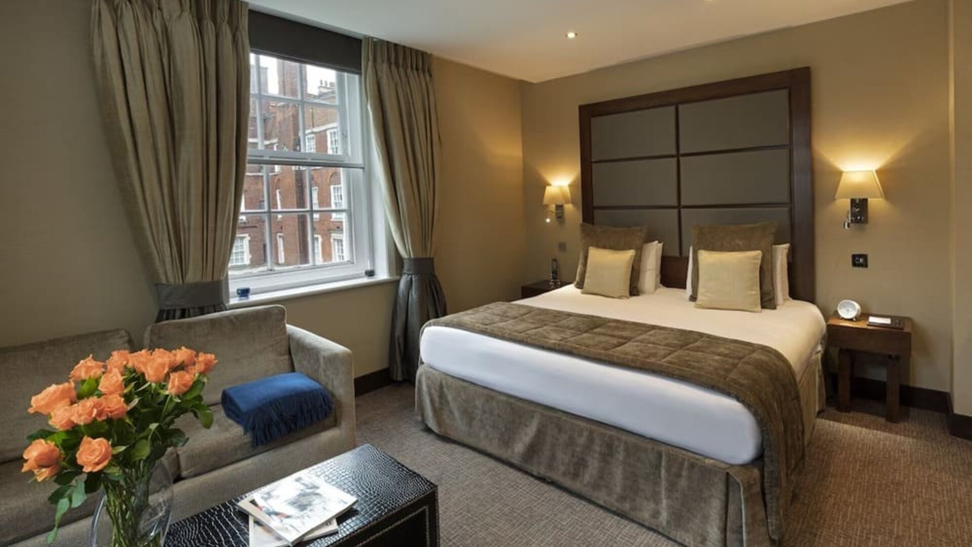 King room with living area at The Wellington by Blue Orchid Hotel (FKA The Rochester).