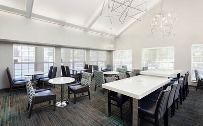 Dining area perfect for coworking at Residence Inn By Marriott Provo.