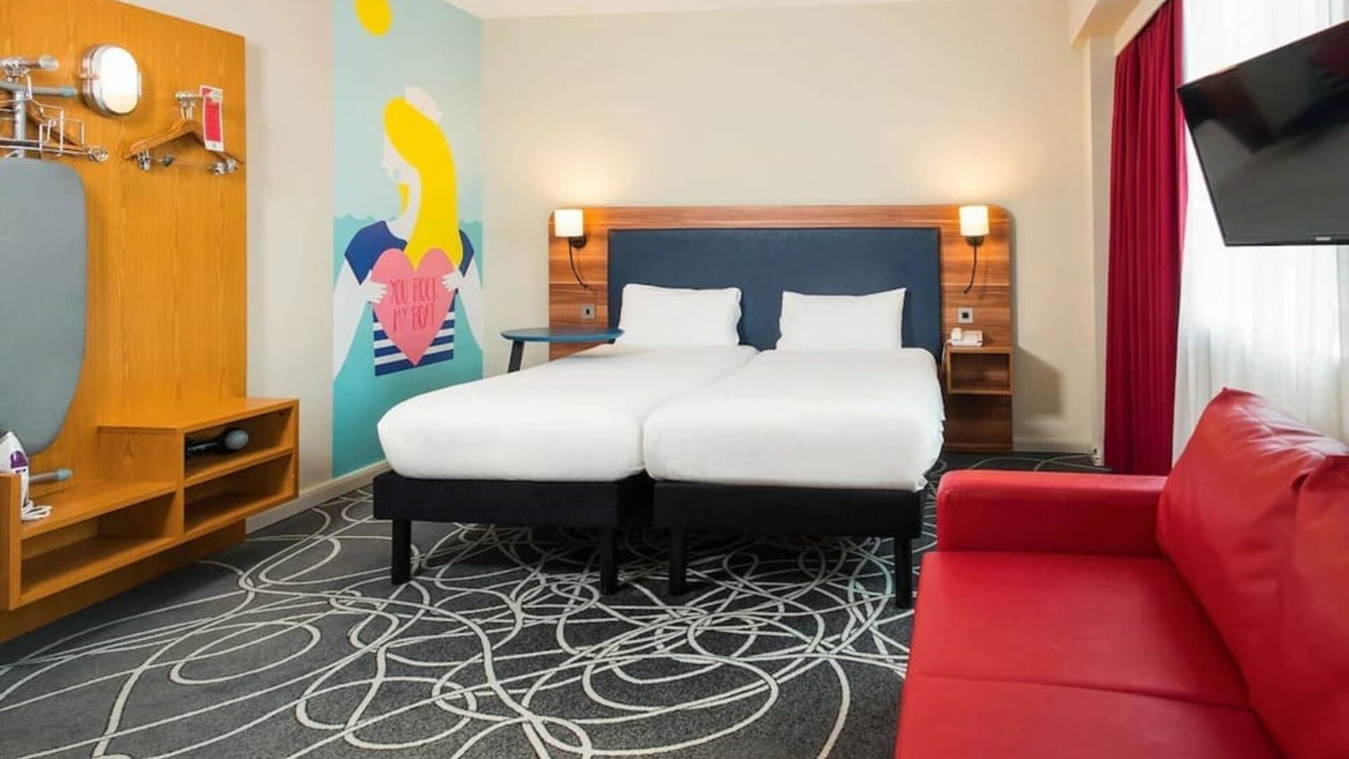 Day use twin room at ibis Styles Birmingham NEC.