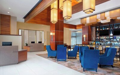 Lobby and coworking lounge at The Westin Crystal City Reagan National Airport.
