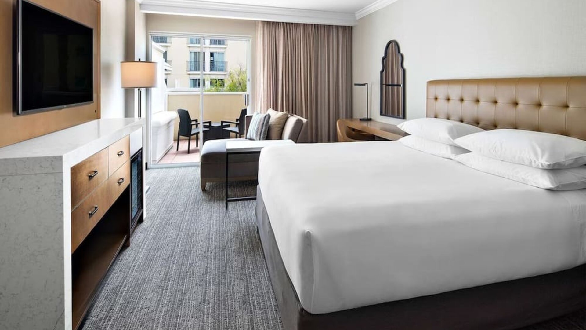 Day use room with balcony at Hyatt Regency Valencia.