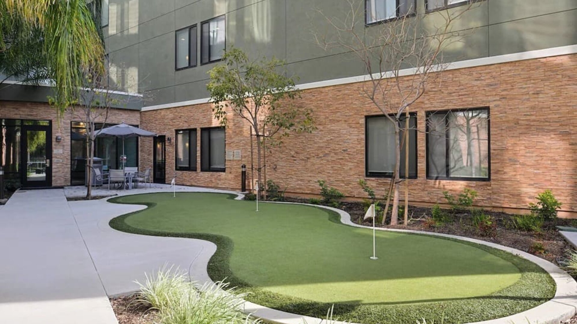 Putting green available at SpringHill Suites By Marriott Irvine John Wayne Airport/Orange County.