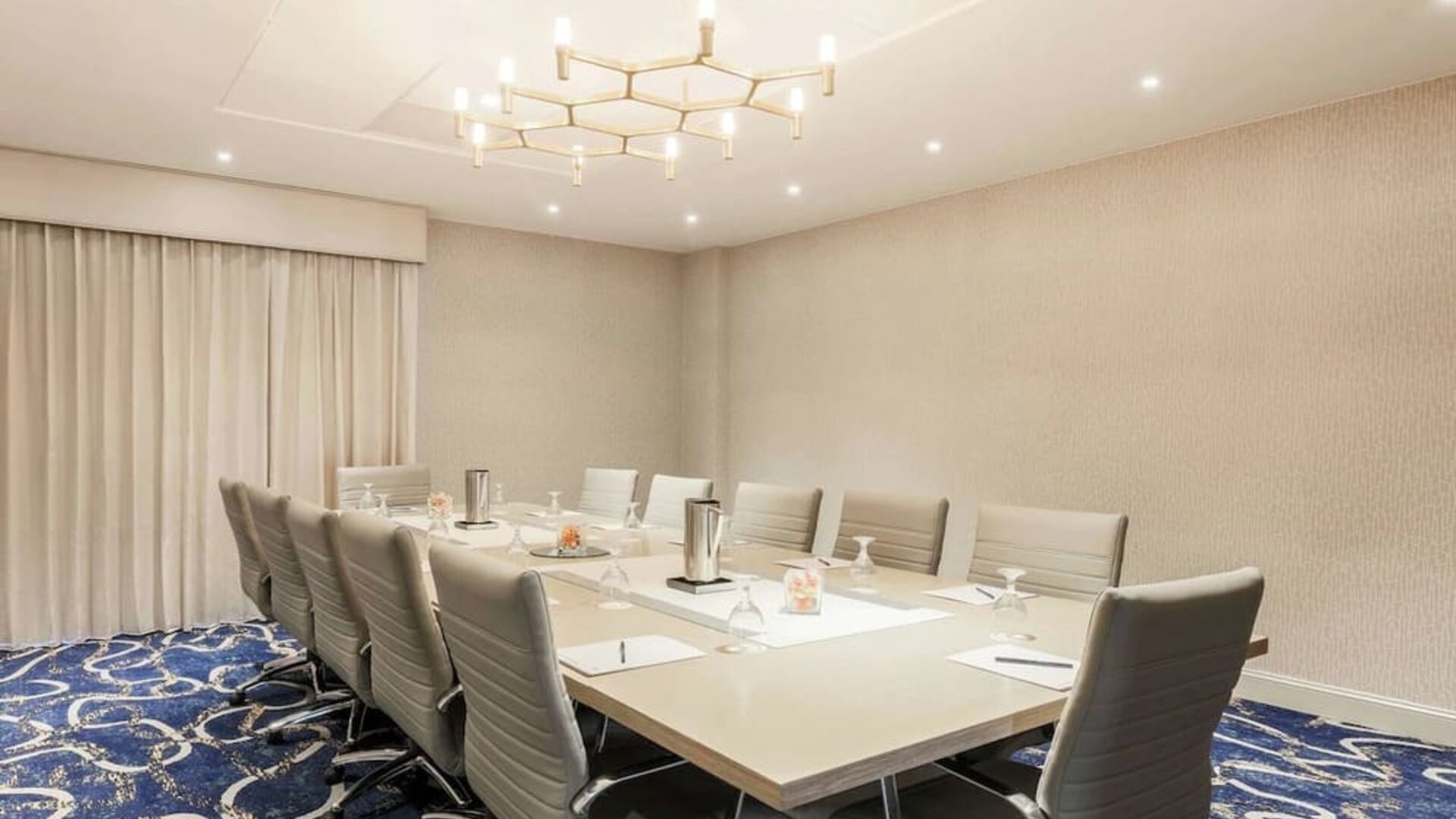 Meeting room at DoubleTree By Hilton Austin University Area.