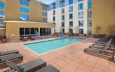 Refreshing outdoor pool at Hilton Garden Inn Burbank Downtown.