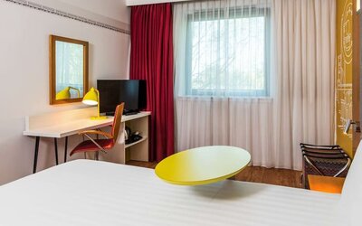 Standard day use room with work desk at Ibis Styles Crewe.