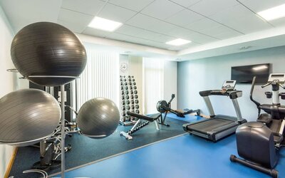 Fully equipped fitness center at Ibis Styles Crewe.