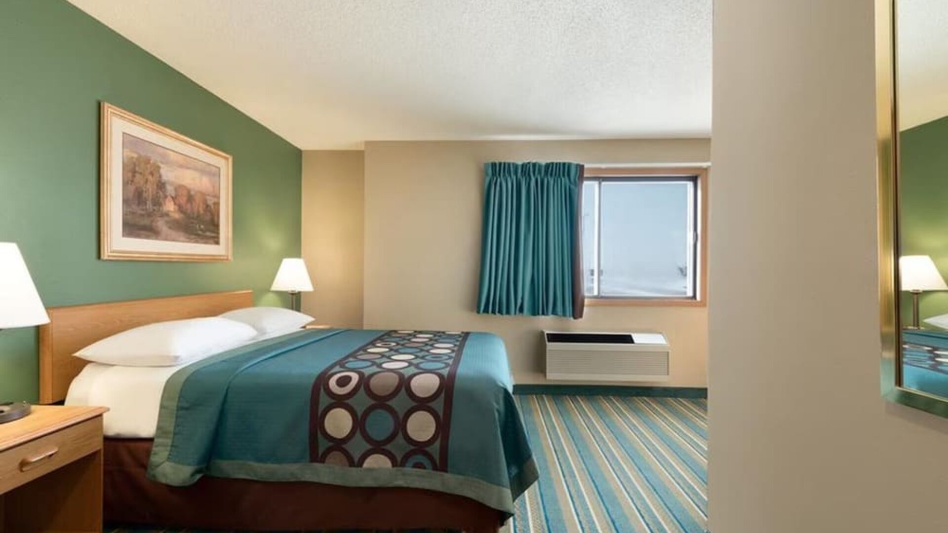 Day use room with natural light at Coratel Inn & Suites By Jasper New Richmond.