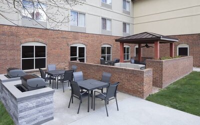 Barbecue area at Fairfield Inn By Marriott Denver Airport.