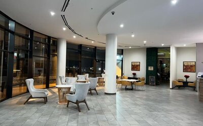 Lobby lounge at Wyndham Garden North Bergen Near Secaucus.