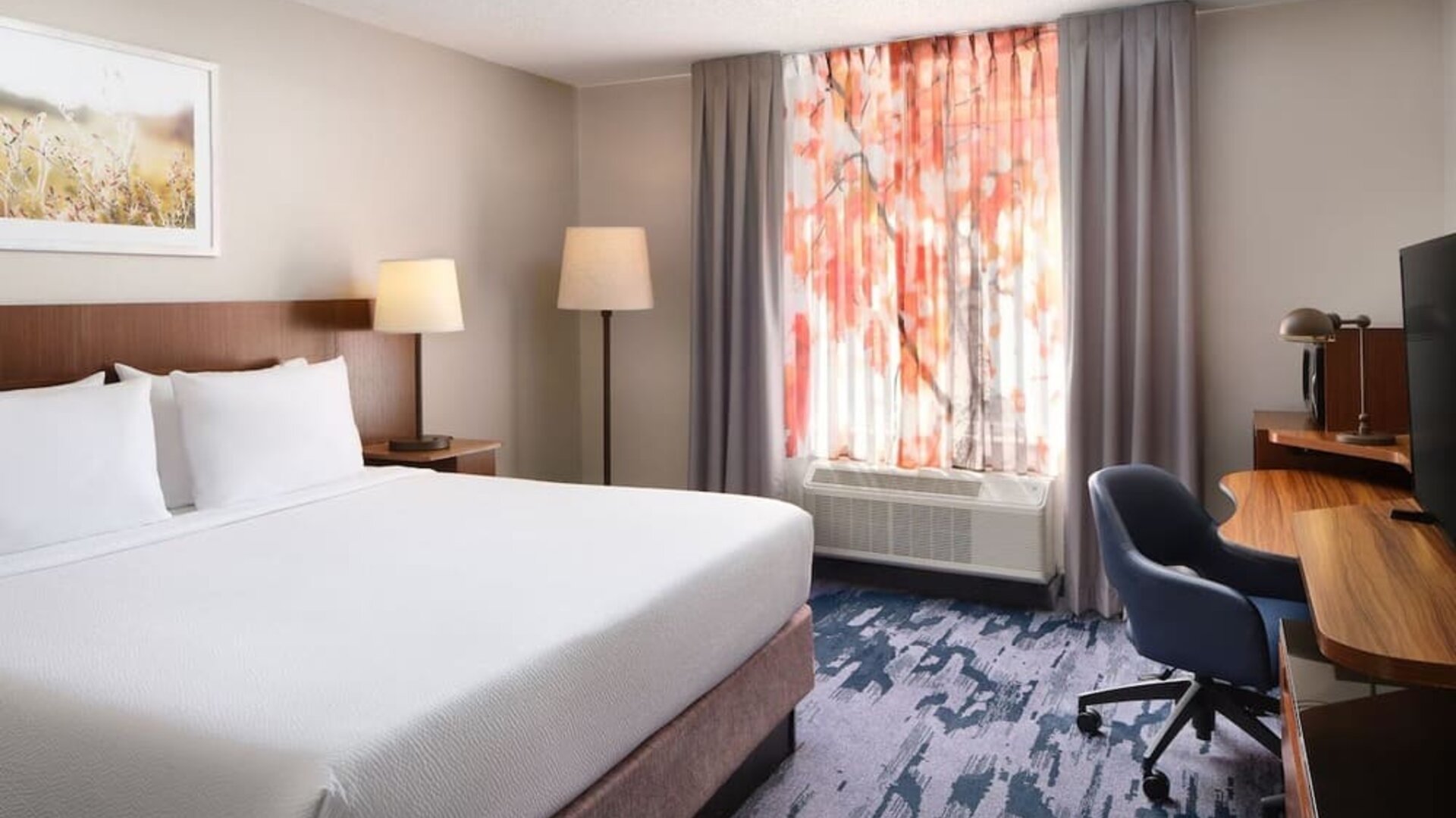 Day use room with work desk at Fairfield Inn & Suites By Marriott Jacksonville.