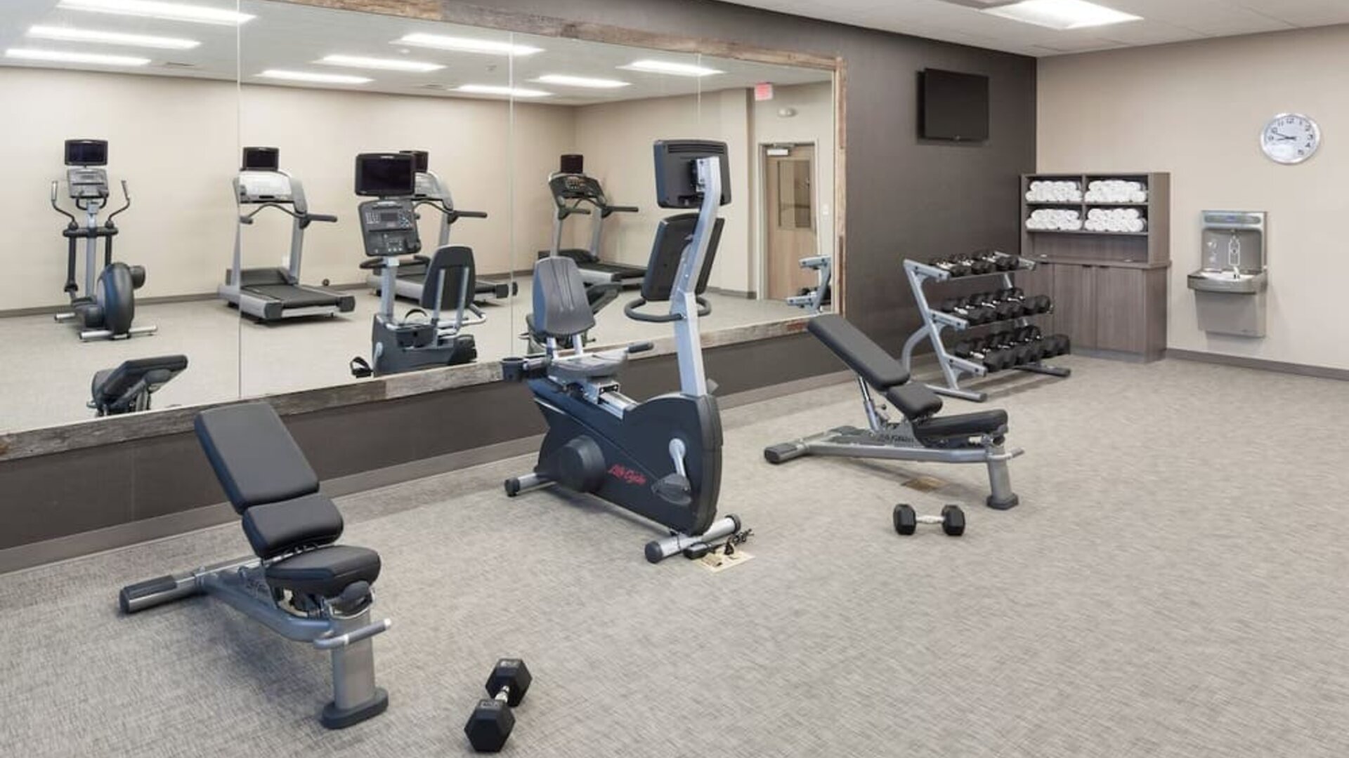 Fitness center at Courtyard By Marriott Fort Worth Historic Stockyards.