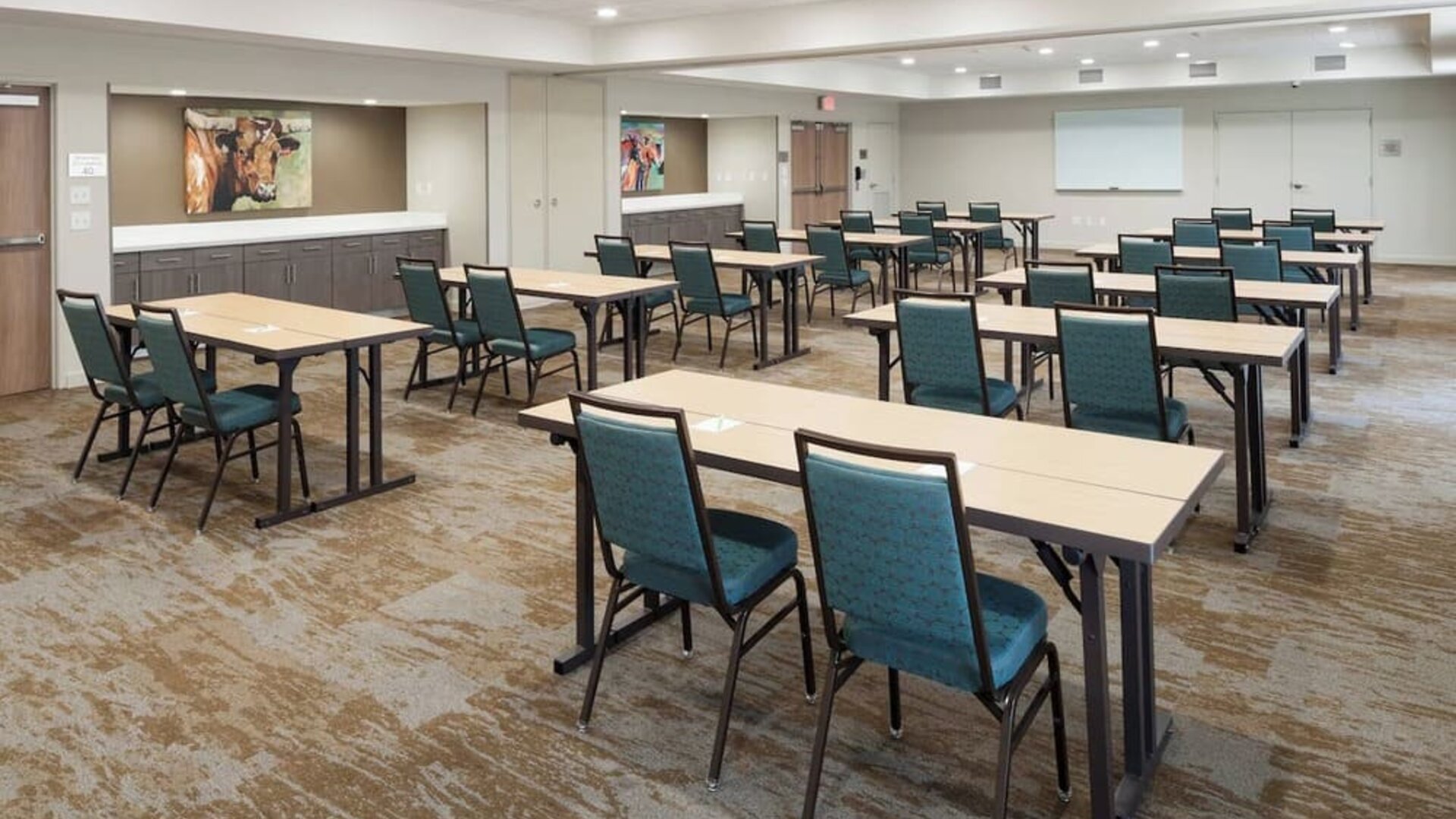 Meeting room at Courtyard By Marriott Fort Worth Historic Stockyards.