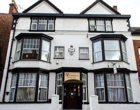 Entrance at Campbell Guest House Hotel.