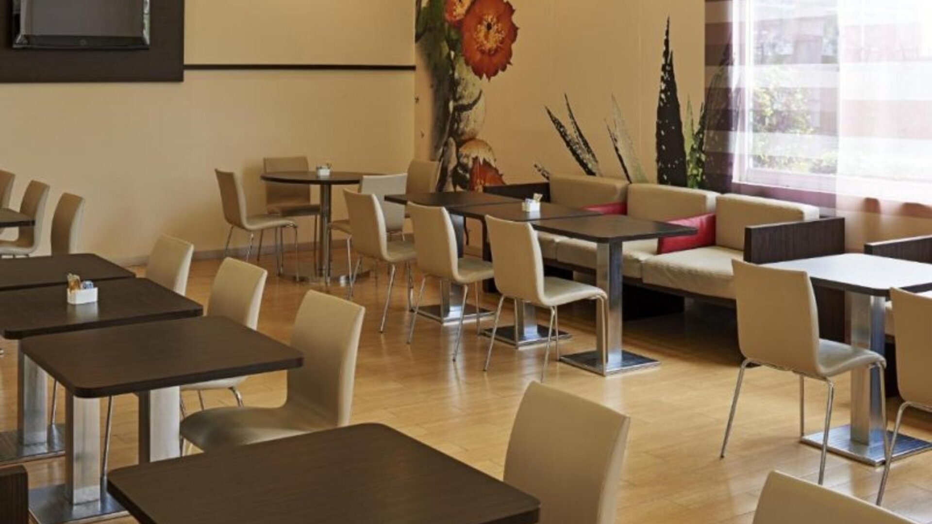 Ibis Monterrey Valle