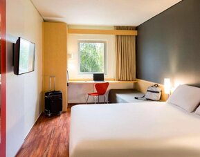 Ibis Monterrey Valle