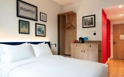Romantic king room at Hampton By Hilton Budapest City Centre.