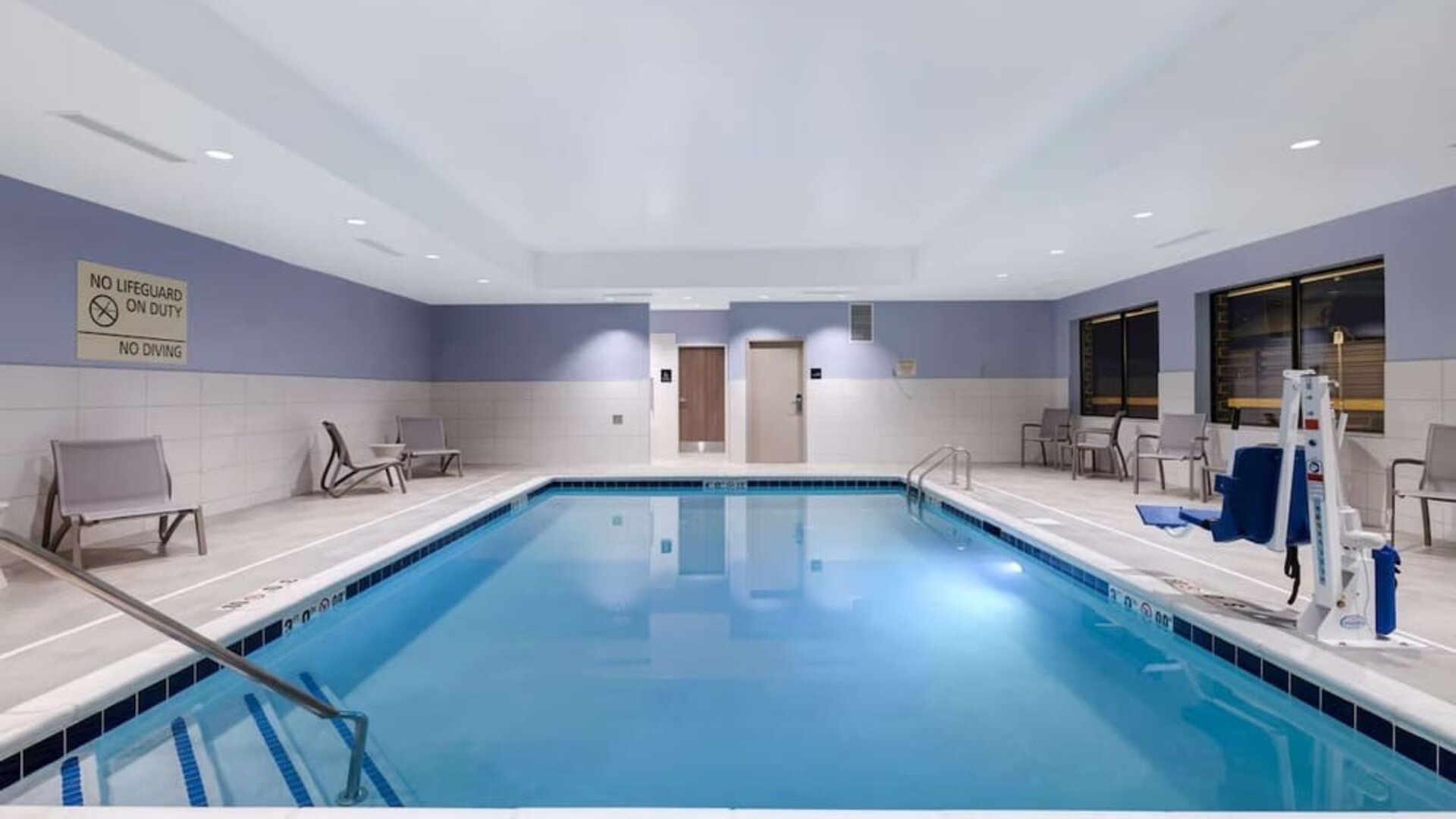 Indoor pool at Hampton Inn Chicago Orland Park.