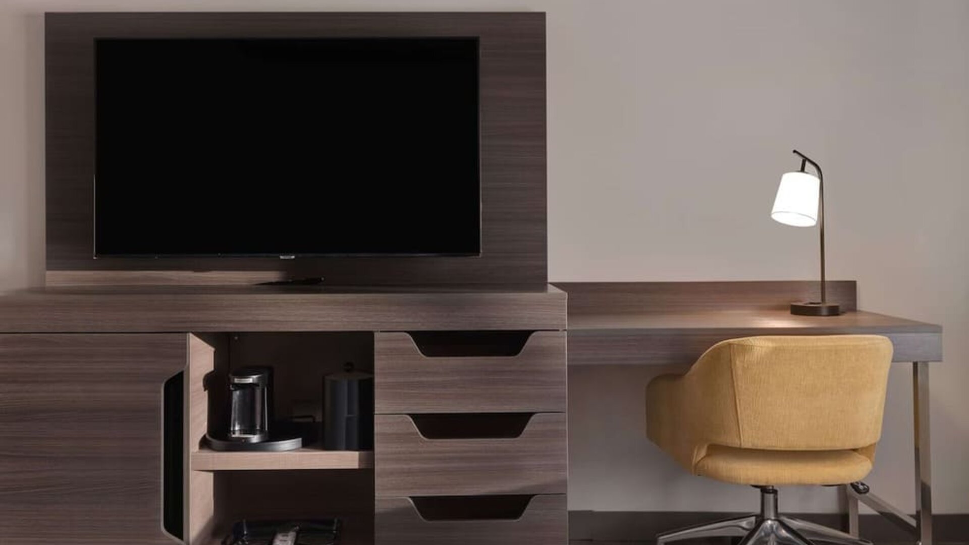 Work station at Hampton Inn Chicago Orland Park.