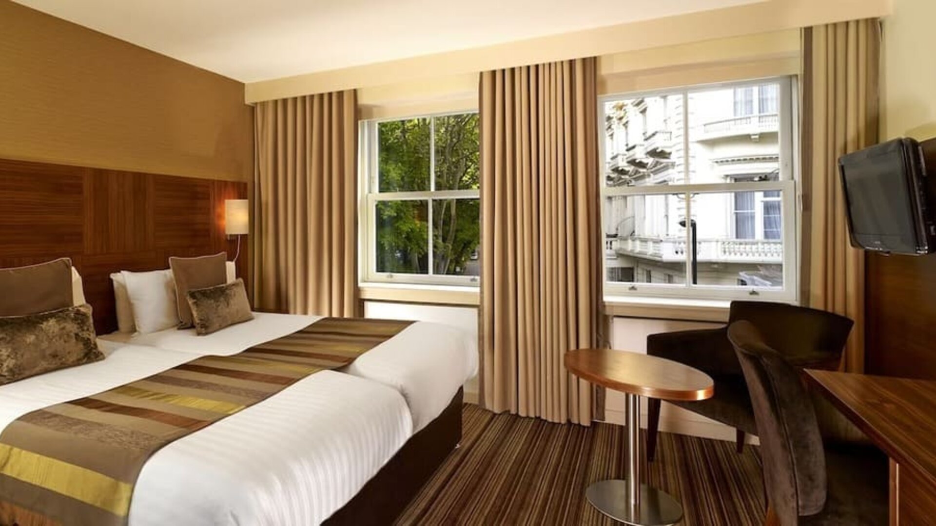 Day use twin room with work desk at Blakemore Hyde Park Hotel.