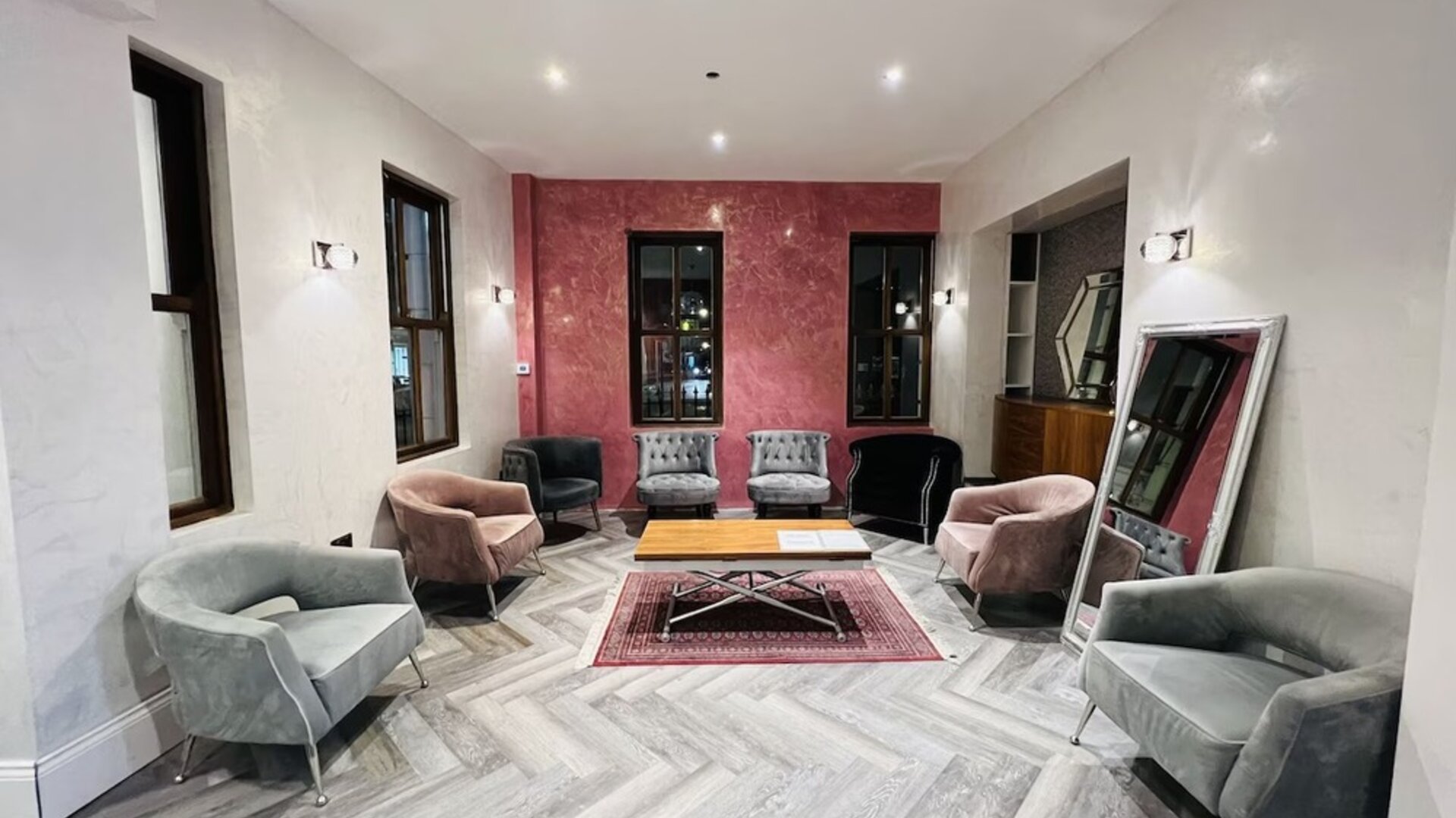 Lobby lounge at Cheshire Hotel.