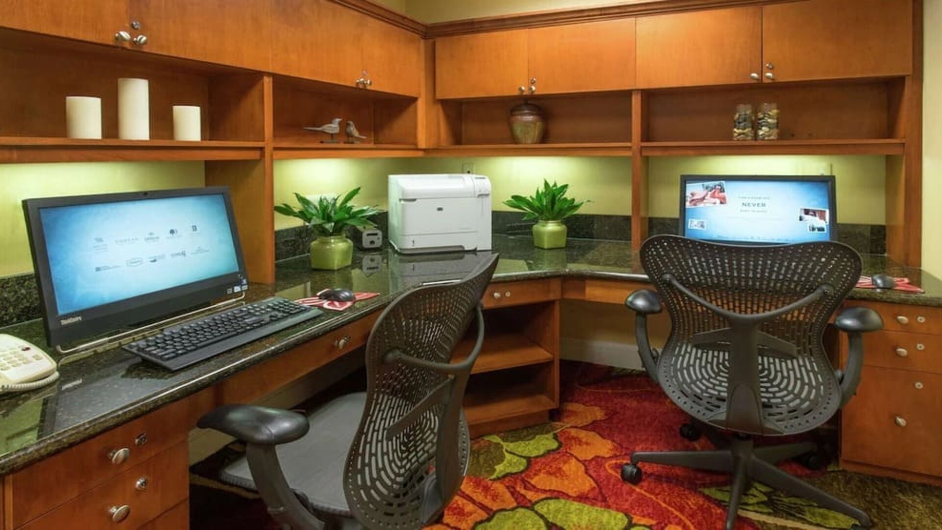 Business center available at Hilton Garden Inn Macon / Mercer University.
