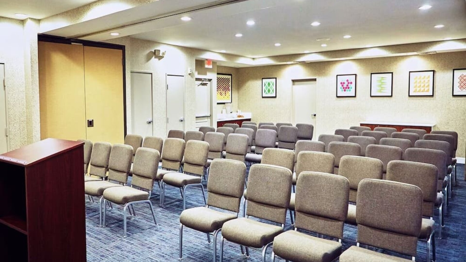 Meeting room at Holiday Inn Express & Suites Corona.