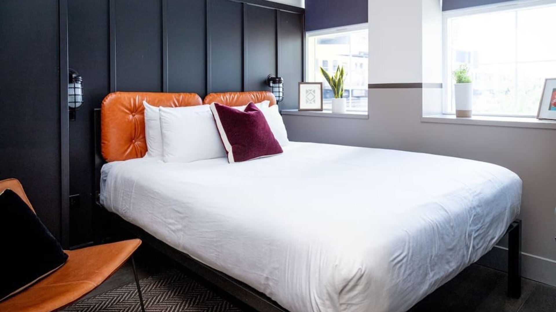 Day use room with natural light at The Chicago Hotel Collection River North.