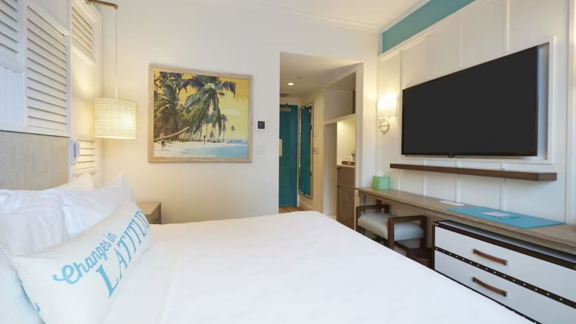 Romantic king room at Margaritaville Resort Times Square.