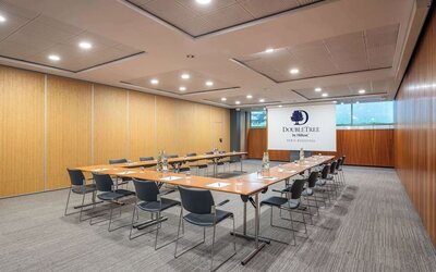 Meeting room at DoubleTree By Hilton Paris Bougival.