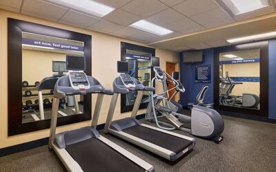 Fitness center at Hampton Inn & Suites Providence/Smithfield.