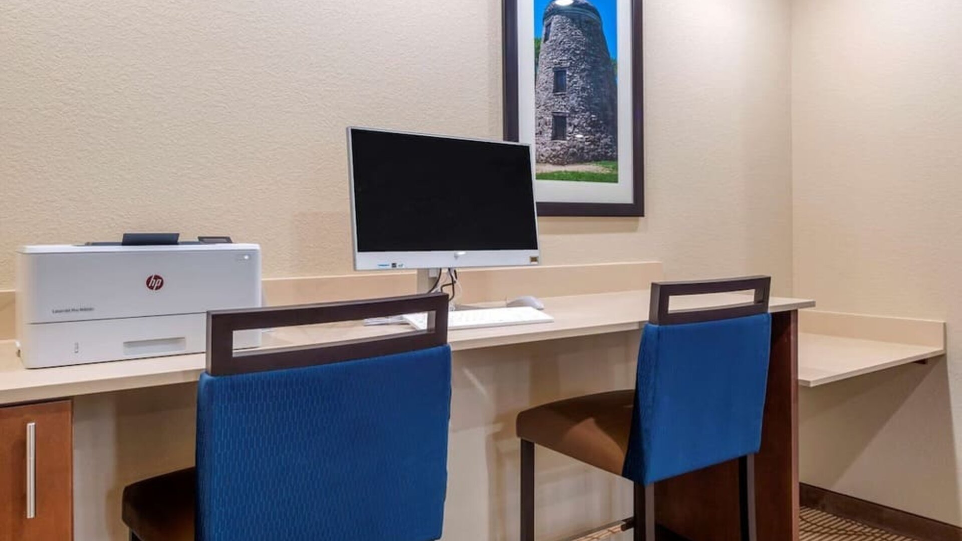 Business center at Comfort Inn & Suites Mankato.