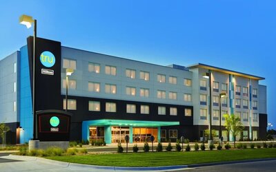 Hotel exterior at Tru By Hilton Wichita Northeast.

