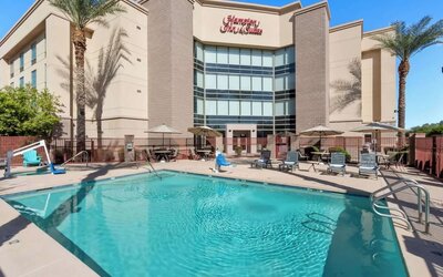 Refreshing outdoor pool at Hampton Inn & Suites Phoenix/Gilbert.
