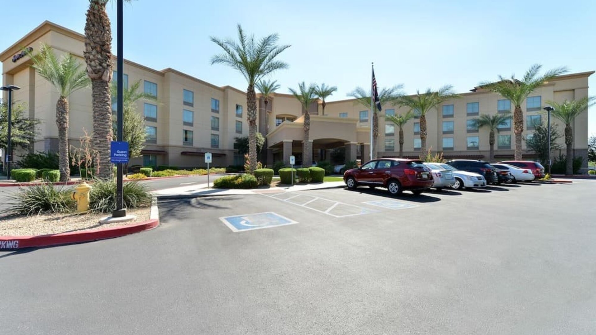Parking area at Hampton Inn & Suites Phoenix/Gilbert.