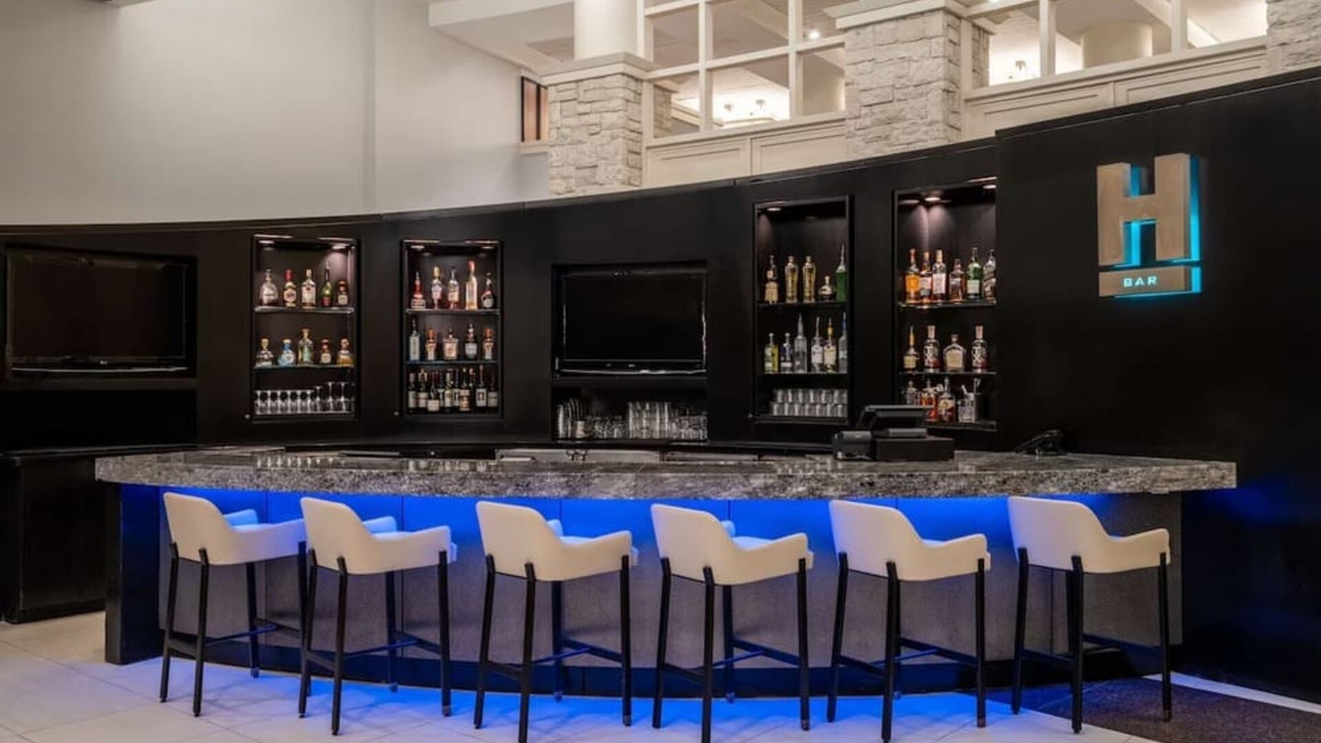 Hotel bar at Hilton Dallas Lincoln Centre.