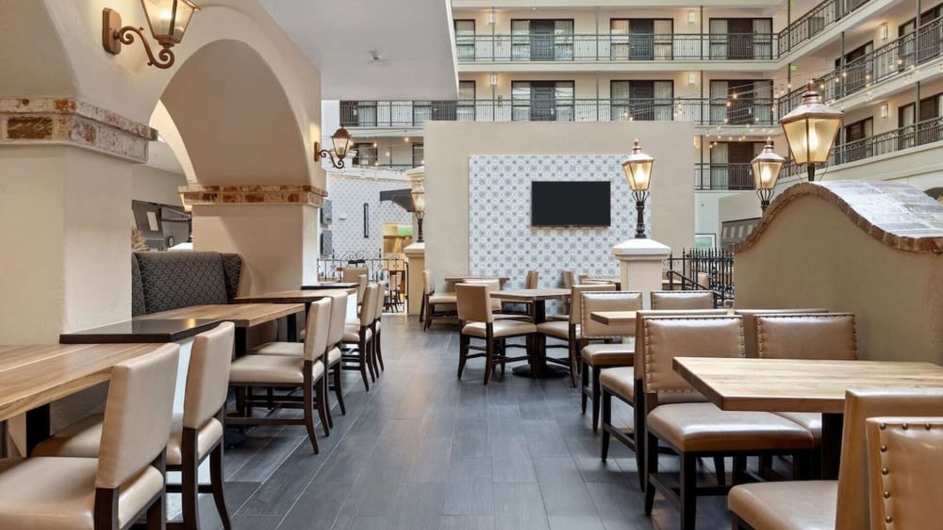 Breakfast area perfect for coworking at Embassy Suites By Hilton Los Angeles International Airport South.