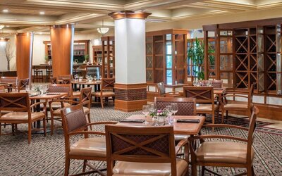 Breakfast area perfect for dining at DoubleTree By Hilton Sonoma Wine Country.