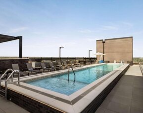 Rooftop wimming pool at Hilton BNA Nashville Airport Terminal.

