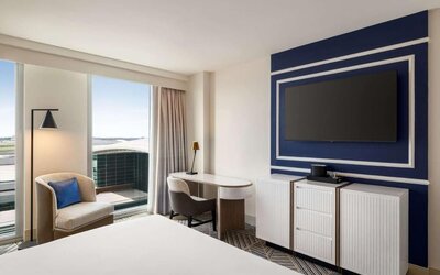 Day use room with workdesk at Hilton BNA Nashville Airport Terminal.
