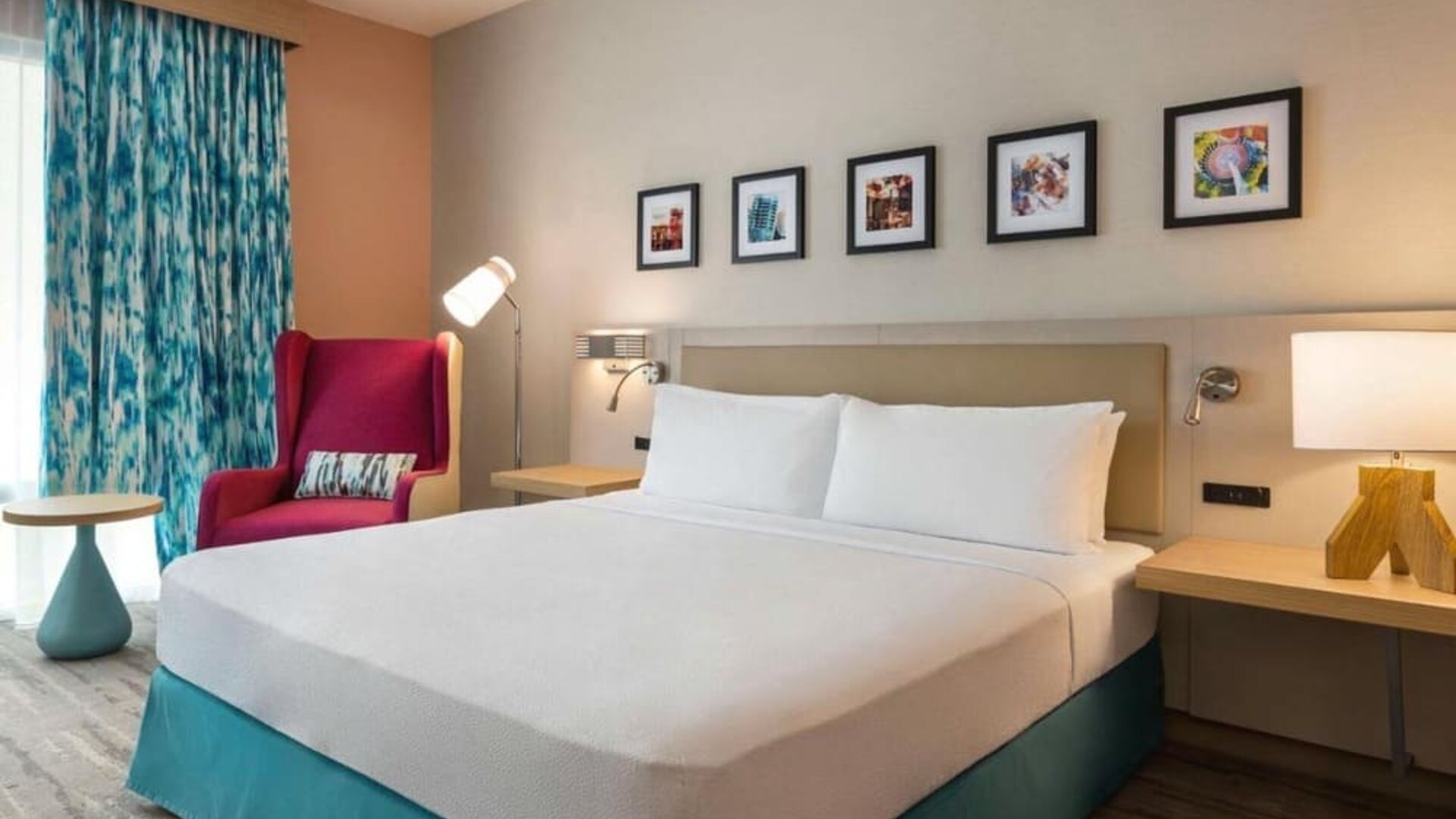 King bed at Hilton Garden Inn Nashville West End Avenue.