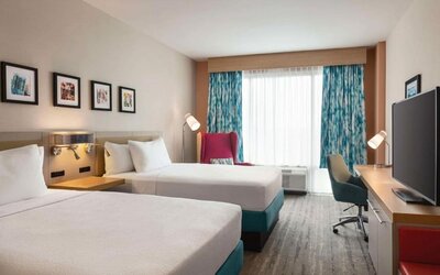 Day use twin room with workdesk at Hilton Garden Inn Nashville West End Avenue.