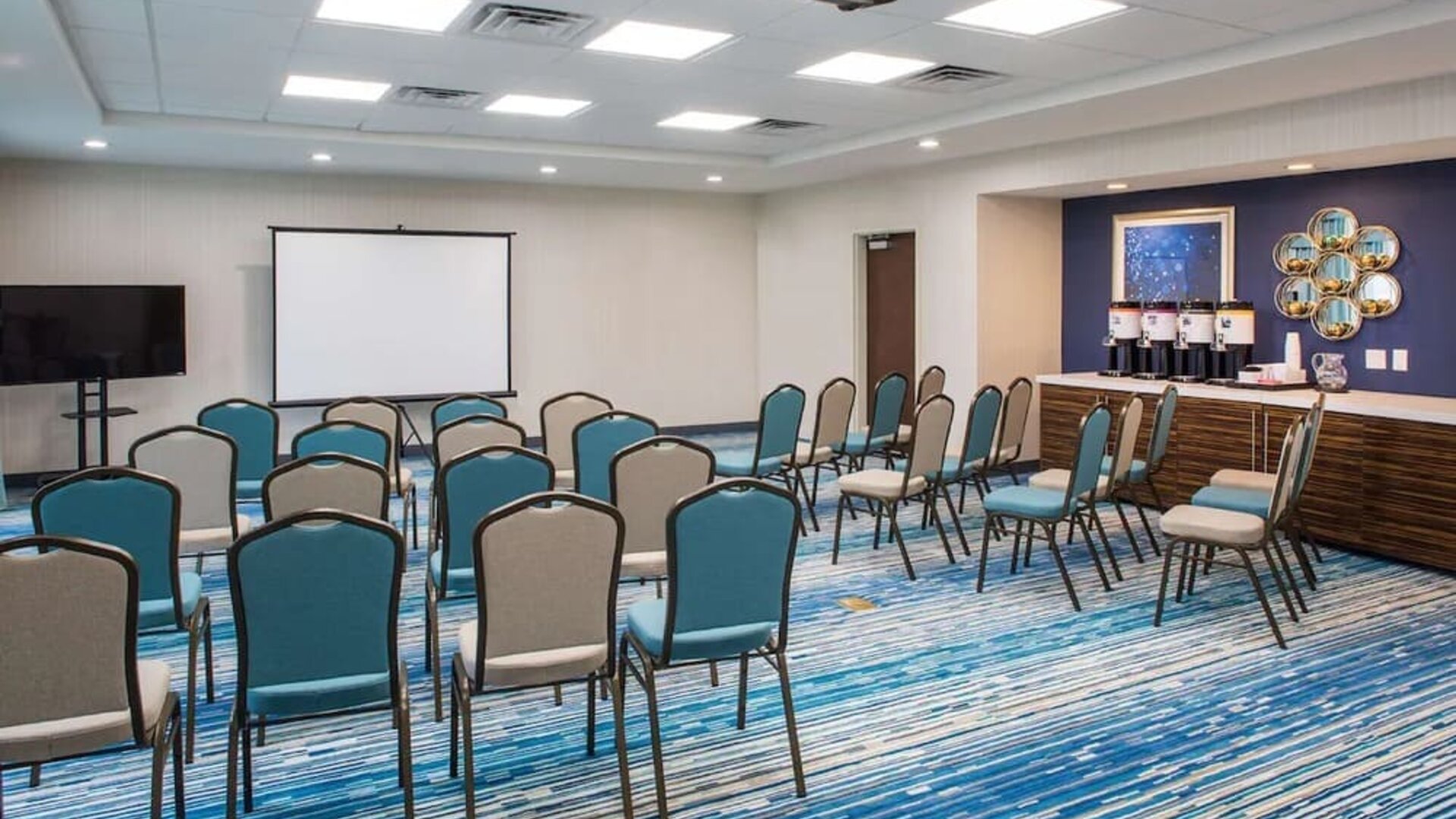 Meeting room at Hampton Inn Atlantic City Absecon, NJ.